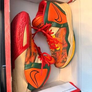 Barely Worn, Kyrie Infinity Orange/Green, Size 5.5Y